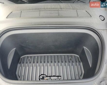 Синий Тесла Model Y, объемом двигателя 0 л и пробегом 78 тыс. км за 10100 $, фото 10 на Automoto.ua