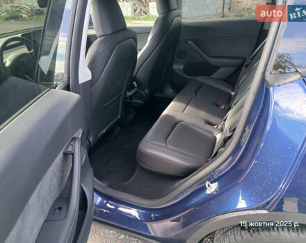Синий Тесла Model Y, объемом двигателя 0 л и пробегом 25 тыс. км за 27300 $, фото 8 на Automoto.ua