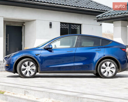 Синий Тесла Model Y, объемом двигателя 0 л и пробегом 55 тыс. км за 27200 $, фото 4 на Automoto.ua