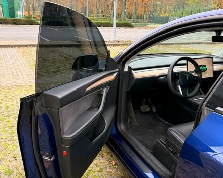 Синий Тесла Model Y, объемом двигателя 0 л и пробегом 46 тыс. км за 31900 $, фото 4 на Automoto.ua