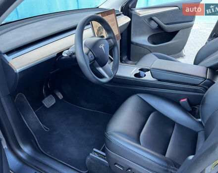 Синий Тесла Model Y, объемом двигателя 0 л и пробегом 38 тыс. км за 33000 $, фото 10 на Automoto.ua