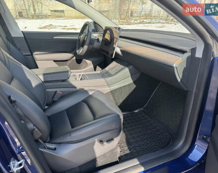 Синий Тесла Model Y, объемом двигателя 0 л и пробегом 21 тыс. км за 26500 $, фото 27 на Automoto.ua