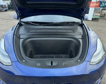 Синий Тесла Model Y, объемом двигателя 0 л и пробегом 36 тыс. км за 31000 $, фото 93 на Automoto.ua