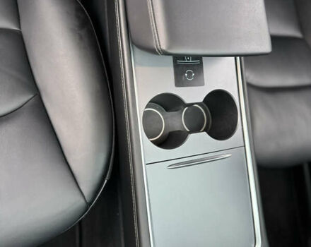 Синий Тесла Model Y, объемом двигателя 0 л и пробегом 36 тыс. км за 31000 $, фото 71 на Automoto.ua