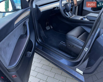 Синий Тесла Model Y, объемом двигателя 0 л и пробегом 38 тыс. км за 33000 $, фото 9 на Automoto.ua