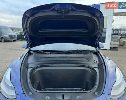 Синий Тесла Model Y, объемом двигателя 0 л и пробегом 36 тыс. км за 31000 $, фото 94 на Automoto.ua