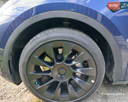 Синий Тесла Model Y, объемом двигателя 0 л и пробегом 25 тыс. км за 27300 $, фото 11 на Automoto.ua
