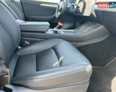 Синий Тесла Model Y, объемом двигателя 0 л и пробегом 28 тыс. км за 28819 $, фото 5 на Automoto.ua