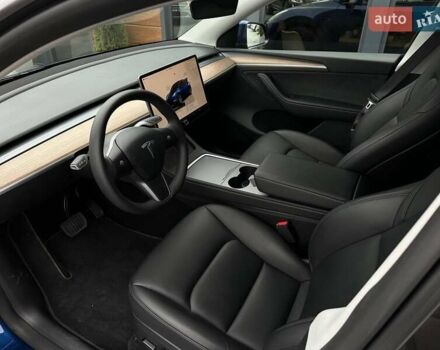 Синий Тесла Model Y, объемом двигателя 0 л и пробегом 10 тыс. км за 30494 $, фото 43 на Automoto.ua