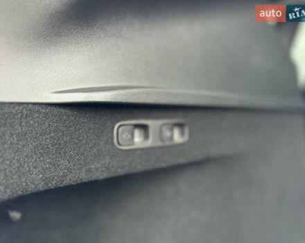 Синий Тесла Model Y, объемом двигателя 0 л и пробегом 36 тыс. км за 31000 $, фото 42 на Automoto.ua