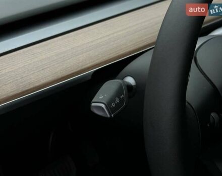 Синий Тесла Model Y, объемом двигателя 0 л и пробегом 10 тыс. км за 30994 $, фото 46 на Automoto.ua