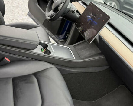 Синий Тесла Model Y, объемом двигателя 0 л и пробегом 31 тыс. км за 22400 $, фото 3 на Automoto.ua