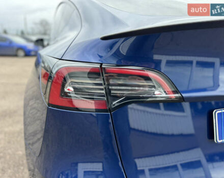 Синий Тесла Model Y, объемом двигателя 0 л и пробегом 36 тыс. км за 31000 $, фото 35 на Automoto.ua