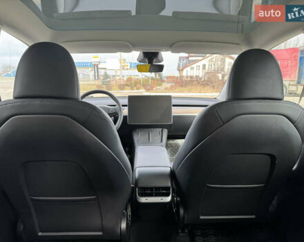 Синий Тесла Model Y, объемом двигателя 0 л и пробегом 15 тыс. км за 28900 $, фото 10 на Automoto.ua
