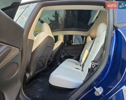 Синий Тесла Model Y, объемом двигателя 0 л и пробегом 51 тыс. км за 26400 $, фото 15 на Automoto.ua