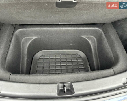 Синій Тесла Model Y, об'ємом двигуна 0 л та пробігом 81 тис. км за 25500 $, фото 19 на Automoto.ua