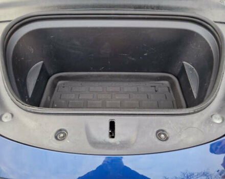 Синий Тесла Model Y, объемом двигателя 0 л и пробегом 46 тыс. км за 25499 $, фото 12 на Automoto.ua