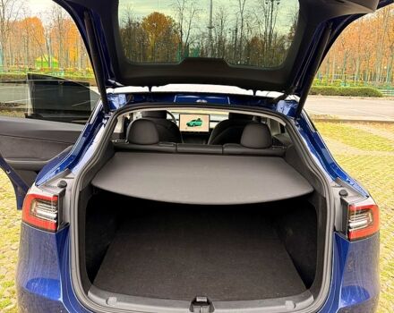 Синий Тесла Model Y, объемом двигателя 0 л и пробегом 46 тыс. км за 31900 $, фото 6 на Automoto.ua