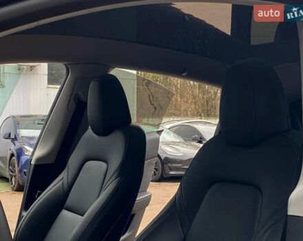 Синий Тесла Model Y, объемом двигателя 0 л и пробегом 35 тыс. км за 30999 $, фото 13 на Automoto.ua