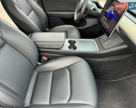 Синий Тесла Model Y, объемом двигателя 0 л и пробегом 36 тыс. км за 31000 $, фото 67 на Automoto.ua