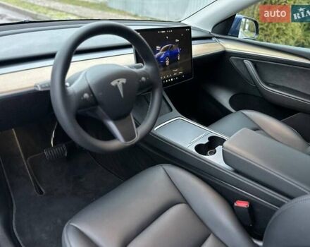 Синий Тесла Model Y, объемом двигателя 0 л и пробегом 46 тыс. км за 35900 $, фото 18 на Automoto.ua