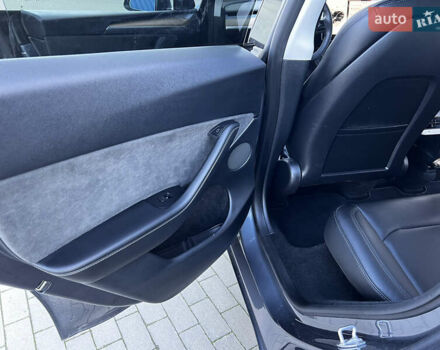 Синий Тесла Model Y, объемом двигателя 0 л и пробегом 38 тыс. км за 33000 $, фото 8 на Automoto.ua