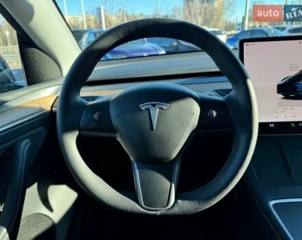 Синий Тесла Model Y, объемом двигателя 0 л и пробегом 48 тыс. км за 32990 $, фото 11 на Automoto.ua