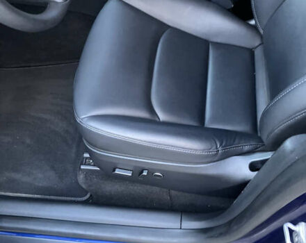 Синій Тесла Model Y, об'ємом двигуна 0 л та пробігом 29 тис. км за 29000 $, фото 37 на Automoto.ua