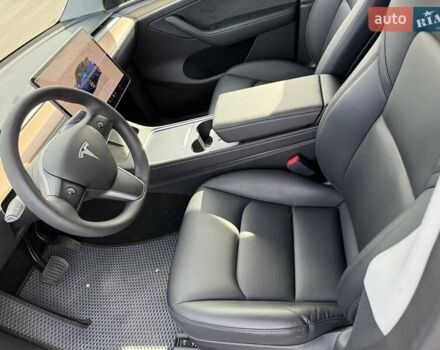 Синий Тесла Model Y, объемом двигателя 0 л и пробегом 40 тыс. км за 26999 $, фото 15 на Automoto.ua