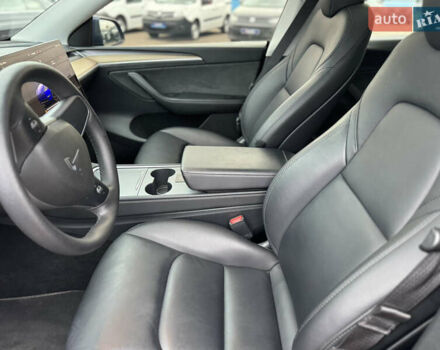 Синий Тесла Model Y, объемом двигателя 0 л и пробегом 36 тыс. км за 31000 $, фото 76 на Automoto.ua