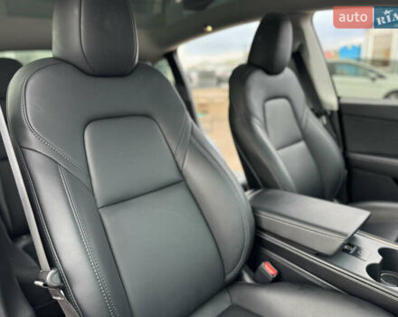 Синий Тесла Model Y, объемом двигателя 0 л и пробегом 36 тыс. км за 31000 $, фото 68 на Automoto.ua