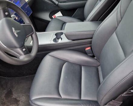 Синий Тесла Model Y, объемом двигателя 0 л и пробегом 46 тыс. км за 25499 $, фото 8 на Automoto.ua