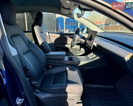 Синий Тесла Model Y, объемом двигателя 0 л и пробегом 48 тыс. км за 32990 $, фото 10 на Automoto.ua