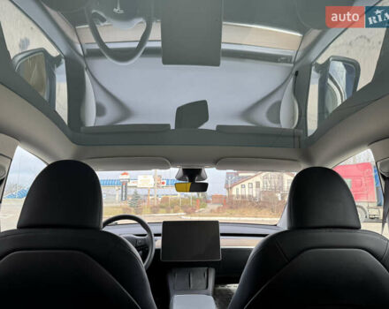 Синий Тесла Model Y, объемом двигателя 0 л и пробегом 15 тыс. км за 28900 $, фото 11 на Automoto.ua