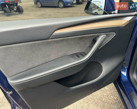 Синий Тесла Model Y, объемом двигателя 0 л и пробегом 36 тыс. км за 31000 $, фото 82 на Automoto.ua