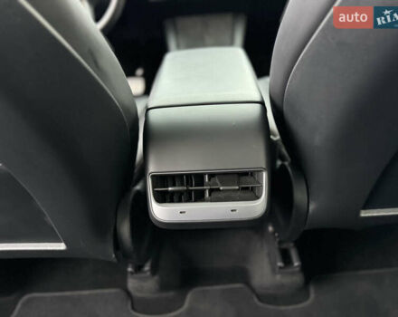 Синий Тесла Model Y, объемом двигателя 0 л и пробегом 36 тыс. км за 31000 $, фото 55 на Automoto.ua