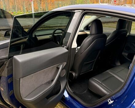 Синий Тесла Model Y, объемом двигателя 0 л и пробегом 46 тыс. км за 31900 $, фото 5 на Automoto.ua