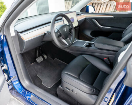 Синий Тесла Model Y, объемом двигателя 0 л и пробегом 55 тыс. км за 27200 $, фото 17 на Automoto.ua