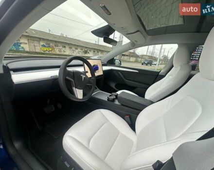 Синий Тесла Model Y, объемом двигателя 0 л и пробегом 27 тыс. км за 25999 $, фото 16 на Automoto.ua