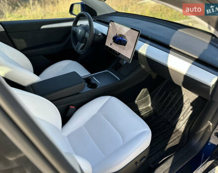 Синий Тесла Model Y, объемом двигателя 0 л и пробегом 10 тыс. км за 32500 $, фото 13 на Automoto.ua
