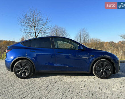 Синий Тесла Model Y, объемом двигателя 0 л и пробегом 10 тыс. км за 32500 $, фото 5 на Automoto.ua