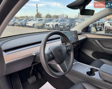 Синий Тесла Model Y, объемом двигателя 0 л и пробегом 8 тыс. км за 31900 $, фото 10 на Automoto.ua