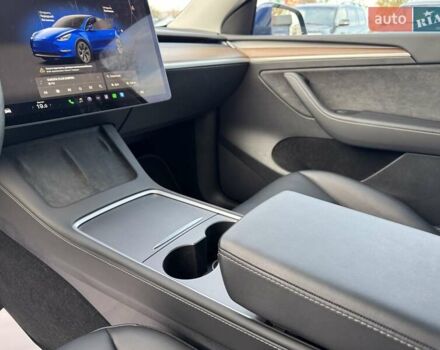 Синий Тесла Model Y, объемом двигателя 0 л и пробегом 8 тыс. км за 31900 $, фото 11 на Automoto.ua