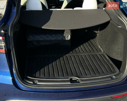 Синий Тесла Model Y, объемом двигателя 0 л и пробегом 10 тыс. км за 32500 $, фото 34 на Automoto.ua