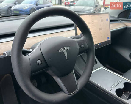 Синий Тесла Model Y, объемом двигателя 0 л и пробегом 9 тыс. км за 28900 $, фото 7 на Automoto.ua