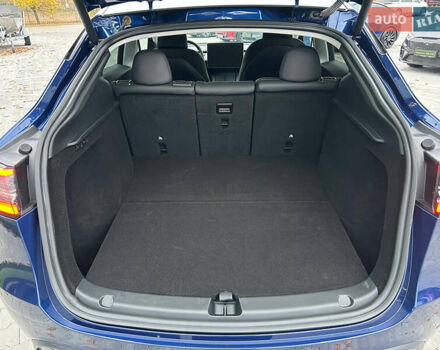 Синий Тесла Model Y, объемом двигателя 0 л и пробегом 9 тыс. км за 28900 $, фото 16 на Automoto.ua