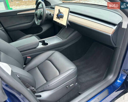 Синий Тесла Model Y, объемом двигателя 0 л и пробегом 9 тыс. км за 28900 $, фото 11 на Automoto.ua