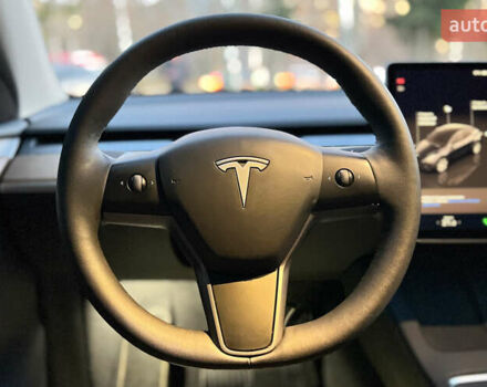 Синий Тесла Model Y, объемом двигателя 0 л и пробегом 24 тыс. км за 33850 $, фото 9 на Automoto.ua