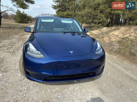 Синий Тесла Model Y, объемом двигателя 0 л и пробегом 35 тыс. км за 27999 $, фото 1 на Automoto.ua