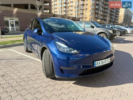 Синий Тесла Model Y, объемом двигателя 0 л и пробегом 71 тыс. км за 24600 $, фото 1 на Automoto.ua